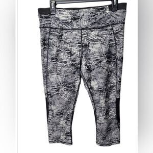 Calvin Klein Performance quick dry yoga pants capri size  XL Black gray legging